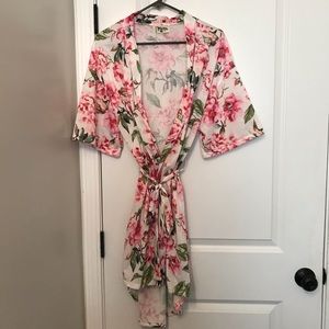 Show me your mumu pretty floral Brie Robe